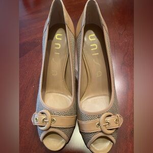 Unisa Tan Peep-Toe Women's Shoes/Pumps 11M